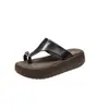 Sandalias de Dedo con Plataforma para Mujeres Petites, Nuevo Estilo Verano 2026, Adecuadas para Usar con Faldas, Chanclas de Playa que Aumentan la Altura