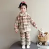 Pijama de forro polar coral para niños, engrosado para otoño e invierno, estilo nuevo, conjunto de franela para niñas y bebés, ropa de estar con cuello alto para niñas