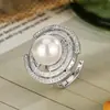 Joyería Perla de Imitación Set Collar Anillo Pendientes Moda de Alta Gama Europea y Americana para Mujer Venta al por Mayor Retro Lujo Ligero