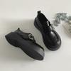 Sapatos de Couro Pequenos com Solado Grosso Estilo Britânico Retrô para o Dia a Dia da Moda Feminino 2025 Novos Sapatos de Couro Simples Lefu Aumentadores de Altura para Primavera e Outono