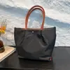 2025 Nuevo Bolso Tote Casual Impermeable de Nailon Bolso de Hombro Tendencia Casual Urbana Bolso de Mano Ligero Impermeable