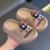 Pantuflas de EVA para Niños de Bola de Carbón Verano Niños Niñas Dibujos Animados Suela Suave Lindas Antideslizantes Interiores Baño Suela Gruesa Bebé