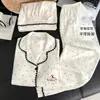 Novo Pijama Fofo de Estudante Tamanho Grande com Bojo para Mulheres, Estilo Primavera e Verão, Pode Ser Usado Fora de Casa, Conjunto de Roupa de Casa Três Peças Soltinho