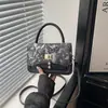 Bolso de hombro bordado de nicho, inspirado en lo vintage, de alta gama, bolso cruzado pequeño cuadrado para mujer, nueva colección 2026, bolso de mano moderno y versátil para el trabajo
