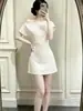Vestido de Verano Francés Suave Estilo Kochi para Mujer Cintura Plisada Ceñida Adelgazante Línea A de un Hombro Cuello Diagonal Falda Corta
