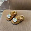 Zapatos de Felpa de Algodón Lindos de Dibujos Animados Mickey para Niñas 2025 Otoño e Invierno Nuevos Suela Suave Zapatos de Felpa Birkenstock para Niños Medianos y Grandes