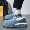 Zapatillas de Algodón Cálidas para Hombre en Invierno 2026 Nuevos Zapatos Casuales de Moda para Interiores Antifrío e Impermeables para Hombre con Suela Suave Antideslizante de Algodón
