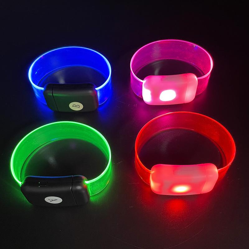 演唱会变色遥控磁吸手环分区场控发光手环粉丝应援荧光手镯定制.jpg
