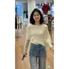 Top de punto asimétrico de dos piezas con mangas largas estilo francés para mujer, nueva colección principios de otoño 2026, top tipo chal de corte ajustado y que favorece la figura