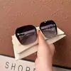Gafas de sol de moda con montura cuadrada 2026 para mujer, Gafas de sol polarizadas de alta gama versátiles con incrustaciones de perlas estilo diamante anti-UV para mujer