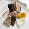 Gorro Estilo Coreano para Mujer, Gorro de Lana Tejido Retorcido Otoño e Invierno, Gorro Versátil de Punto Estilo Coreano, Gorro Frío con Protección para los Oídos, Moderno