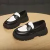 Mocasines Infantiles 2026 Nuevo Estilo Británico Zapatos de Piel Negros y Blancos Zapatos de Plataforma con Bloques de Color Zapatos Casuales Unisex para Niños