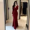 Vestido Largo de Lujo Estilo Puro Deseo Sexy Ceñidor de Cintura que Realza las Caderas Cola de Pez de Manga Larga para Mujer Otoño Plisado Adelgazante Vestido de Cuello en V