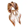 Bufanda de Seda Estampada Fresca Pequeña para Primavera y Verano Chal de Alta Gama Protección Solar Cuello Bufanda Cuadrada Pequeña Pañuelo para la Cabeza Bufanda para Mujer