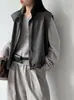 La nueva colección de otoño de Juzhi presenta un chaleco sin mangas de estilo coreano, sencillo y moderno, con un diseño limpio, versátil y casual, modelo 26008
