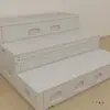 Palco Móvel Dobrável de Três Camadas de Madeira Maciça e Plástico PE com Degraus de Coro, Mesa de Maestro de Coro com Gaveta Deslizante e Flip
