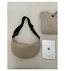 Nova Bolsa Casual Versátil de Nylon Estilosa para Mulheres, Bolsa de Bolinho Nicho Ins, Bolsa de Ombro Transversal Grande Capacidade da Moda