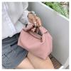 Bolso de mujer transfronterizo 2023 nueva moda estilo occidental textura de alta gama indentación simple moderno portátil bandolera para mujer