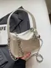 Bolso de Mano Plateado Transfronterizo de Nicho con Correa de Cadena, Bolso Cruzado, Bolso Cuadrado Pequeño Versátil Simple de Moda Tendencia Nueva 2025