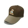 Boné de Pato Europeu e Americano Tendência Fofo com Bordado de Urso Boné de Beisebol Chapéu de Sol Cartoon para Estudantes Mulheres Venda por Atacado