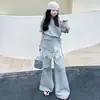 Conjunto Fashion Saia Meninas 2026 Outono Novo Estiloso Redutor de Idade com Acabamento em Renda Blusa de Moletom Casual Conjunto de Calças de Pernas Largas