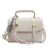 Bolso Pequeño Súper Caliente para Mujer Primavera y Verano Versátil Nuevo 2025 Moda Bolso Cruzado Estilo Coreano para Mujer Bolso Cuadrado Pequeño Mate de Mano