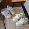 Zapatillas para Niñas 2026 Primavera Nuevos Zapatos de Princesa de Dibujos Animados para Niños Suela Suave Antideslizantes Casuales Malla Blancos