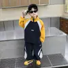 Conjunto de Moletom para Meninos Primavera e Outono 2025 Novo Estilo Roupas Esportivas Casuais para Bebê Menino Roupas de Outono para Crianças Roupas para Crianças