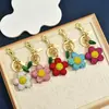 Llavero de Flor con Diamantes Completos de Color Dopamina, Colgante de Bolsos de Girasol Incrustado con Diamantes Estilo Girly, Estilo de Nicho de Alta Gama