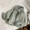 Bebê Meninos e Meninas Outono 2026 Retrô Curta Estilosa Jaqueta Jeans Moda Jeans Roupa Externa Infantil Casaco Versátil
