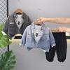 Jaqueta Casual de Manga Longa para Meninos 2025 Nova Coleção Primavera e Outono Jaqueta Camisa Jeans para Crianças Pequenas e Médias Conjunto de Três Peças para Bebê