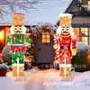 Wenqi Ke 2 Piezas Cascanueces Navideño Grande Decoración para Exteriores con Luces LED Estaca para Jardín Navideño Exterior