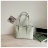 Bolsa Tote Moderna e Tendência para Mulheres 2026 Novo Modelo para Trabalho e Deslocamento, Bolsa de Ombro de Grande Capacidade com Acabamento de Luxo, Bolsa Casual de Ombro