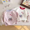 Blusa de Manga Larga de Dibujos Animados de Gato KT para Niñas, Otoño, Cuello Redondo Color Block, Falso Dos Piezas, Elegante Patchwork de Rayas, Manga Larga Fina para Ropa de Abrigo