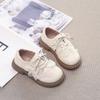 Sapatos Pequenos de Couro para Meninas Doces da Primavera de 2025 Sapatos de Camada Única Cano Baixo Cinto de Renda Pérola Liso Sapatos All-match para Mulheres e Meninas