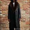 Moda Nueva Otoño e Invierno 2025 Elegante Moderna Versátil Chaqueta de Cuero con Cuello Desmontable de Piel Sintética 8490/762
