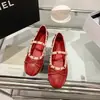 Zapatos Mary Jane redondos con pliegues de ballet y remaches, nuevo estilo verano 2026, zapatos de una sola pieza poco profundos con correa de lazo para mujer
