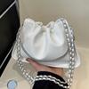 Bolso plisado de nicho para mujer, verano 2024, nuevo bolso de hombro tipo bandolera con cadena retro de Corea del Sur, a la moda, combina con todo.