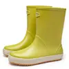 2026 Botas de Lluvia de Media Caña Transfronterizas para Pareja Estilo Coreano para Mujer Calzado Exterior Versátil Impermeable Zapatos de Camping Impermeables Zapatos de Goma Antideslizantes para Hombre