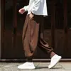 Colección de otoño e invierno 2026 estilo chino: Pantalones de pana para hombre transfronterizos, retro y a la moda, disponibles en tallas grandes, con un diseño de corte ajustado y pierna ancha