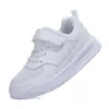 Zapatos blancos para niños primavera y otoño nuevos transpirables cómodos suela suave ligeros para niños y niñas zapatillas deportivas blancas zapatos casuales