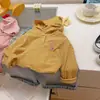 Sudadera con capucha a rayas de dibujos animados para niños, elegante y suave, de manga larga, para niños y niñas, adecuada para otoño