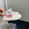 Zapatillas clásicas AJ de caña baja de cuatro colores, moda infantil moderna y versátil, zapatos casuales populares para otoño de 2026