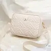 2025 Nueva Moda Diseño de Nicho Bolso Cuadrado Pequeño Bordado de Mariposa Bolso para Cámara Bolso de Hombro Cruzado Casual Versátil