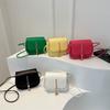 Bolsa Feminina de Ombro Simples Pequena Quadrada 2024 Primavera Nova Casual Estilo Coreano Borla Bolsa Feminina Capa Crossbody Bolsa Pequena