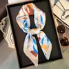 Bufanda de Seda Estampado Floral Nueva Primavera y Otoño 2026, Seda Sintética, Tacto de Lujo de Gama Alta, Pañuelo Cuadrado Pequeño para Mujer, Bufanda Decorativa Versátil para el Cuello