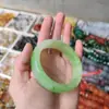 Pulseras de Imitación de Jade al por Mayor, Pulseras Anchas de Imitación de Jade Blanco, Pulseras de Jade de Vidrio para Atracciones Turísticas, Regalos Promocionales