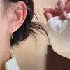 Aretes de Línea de Oreja de Flor Hueca Chapados en Plata con Diamantes Flash para Mujer Aguja de Plata 925 Lujo Ligero Accesorios de Oreja de Alta Gama Aretes Frescos y Dulces