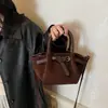 Bolso de Mano Retro de Gama Alta, Bolso Tote Pequeño para Mujer, Nuevo Bolso Cubo Pequeño de Moda 2025, Bolso Cruzado Simple de un Solo Hombro