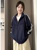 Sudadera para Mujer Shandong Jimo, Nuevo Estilo Otoño 2026, Chaqueta Deportiva de Béisbol con Cuello Alto, Chaqueta de Estilo Americano con Tres Rayas